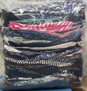 Used Women’s Leggings and Hawaiian Shirts Wholesale